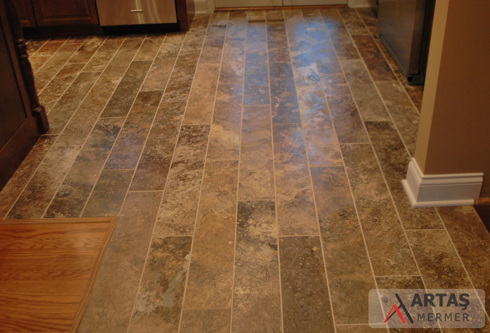 Colonial Cream granit kullanılarak dörtgen kesimli simetrik yapıda yer döşeme çalışması Colonial Cream granit kullanılarak dörtgen kesimli simetrik yapıda yer döşeme çalışması